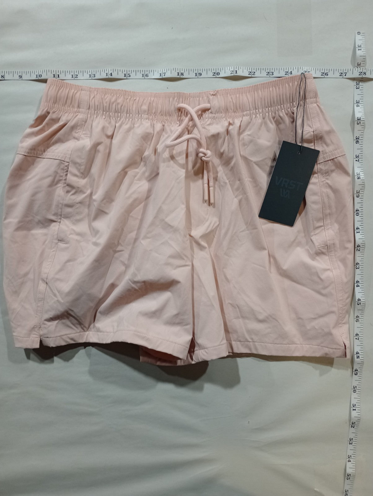 NWT Men's Medium VRST UV Protection Light Pink 5" Everyday Athletic Shorts! F319